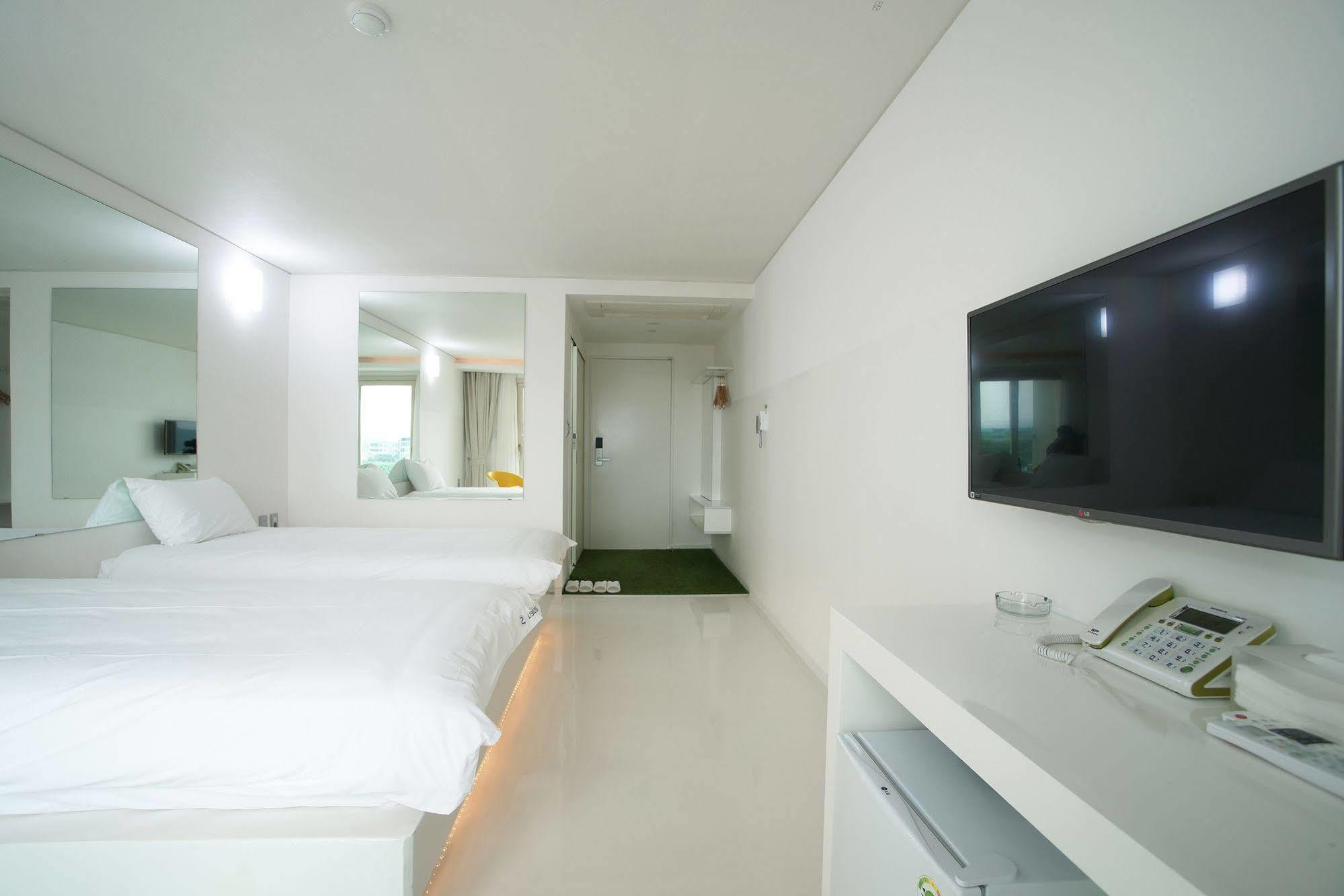 Hotel Ciel Bleu Jeju Exterior photo